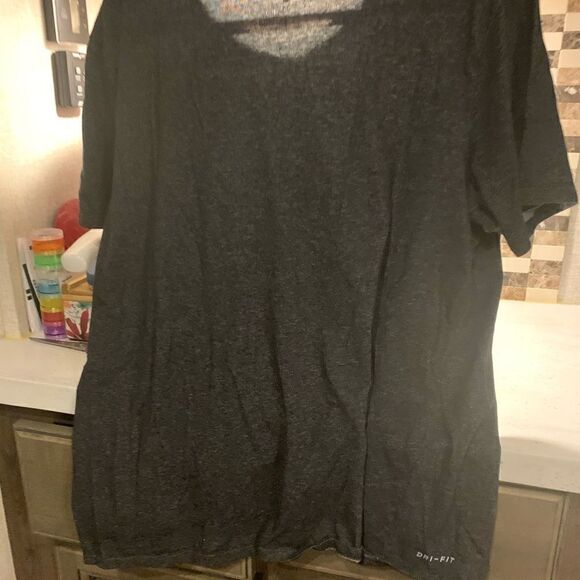 Nike Tee  - Picture 4 of 5